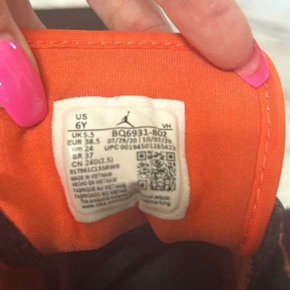 Nike Air Jordan high top shoes-gently used - Picture 6 of 9